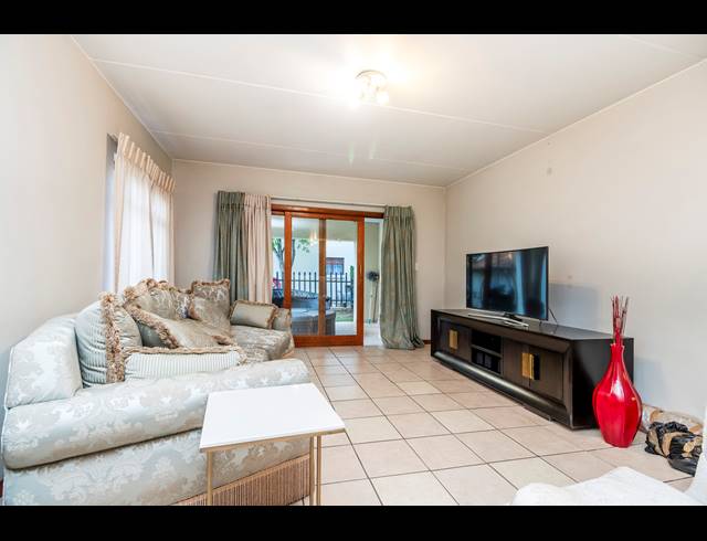 2 BEDROOM TOWNHOUSE RENTED IN PAULSHOF